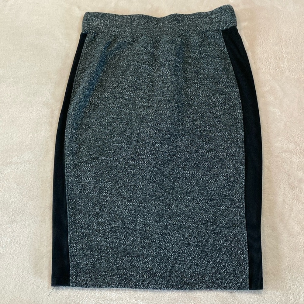 Marine Layer Pull on Gray with Black Stripe Knit Pencil Skirt size Small‎
